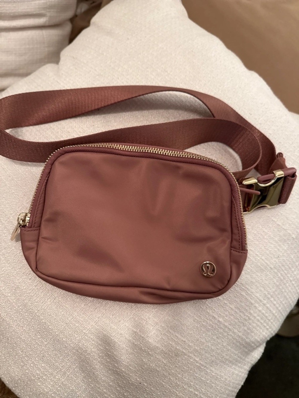lululemon athletica Crossbody Belt Bag — Dusty Rose